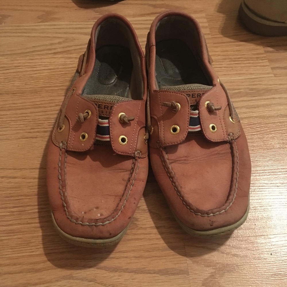 Salmon sperrys